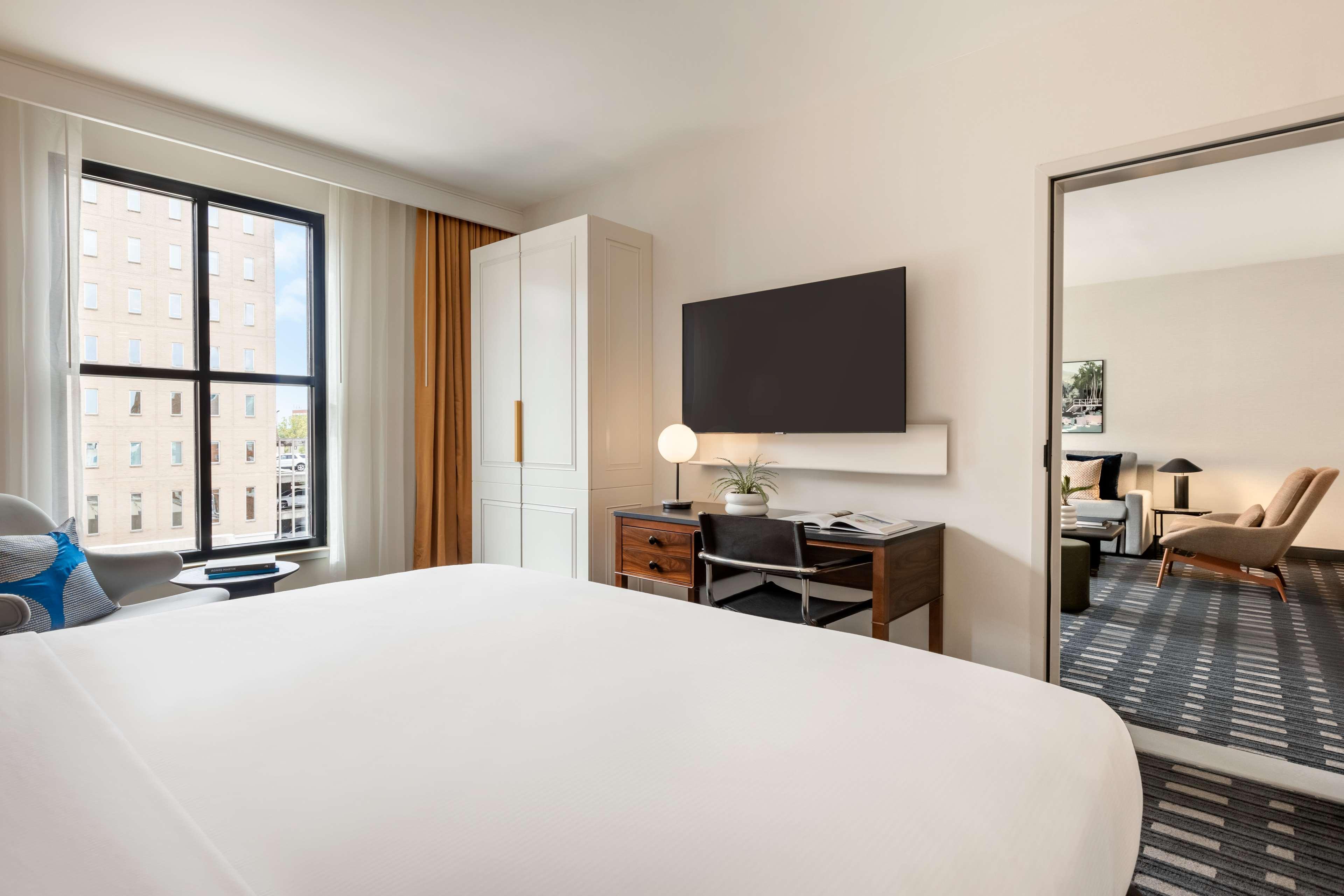 106 Jefferson Huntsville, Curio Collection By Hilton ภายนอก รูปภาพ