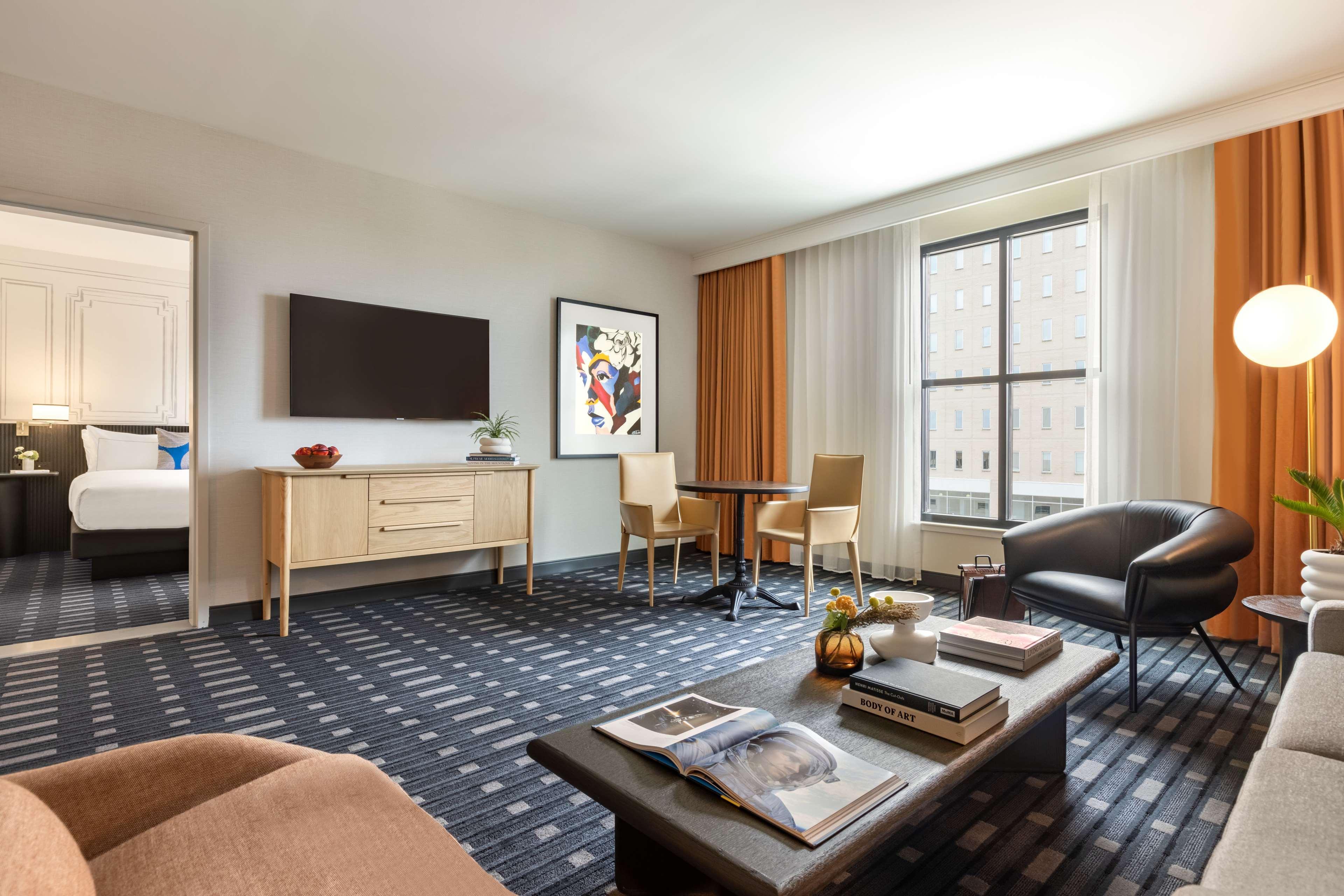 106 Jefferson Huntsville, Curio Collection By Hilton ภายนอก รูปภาพ