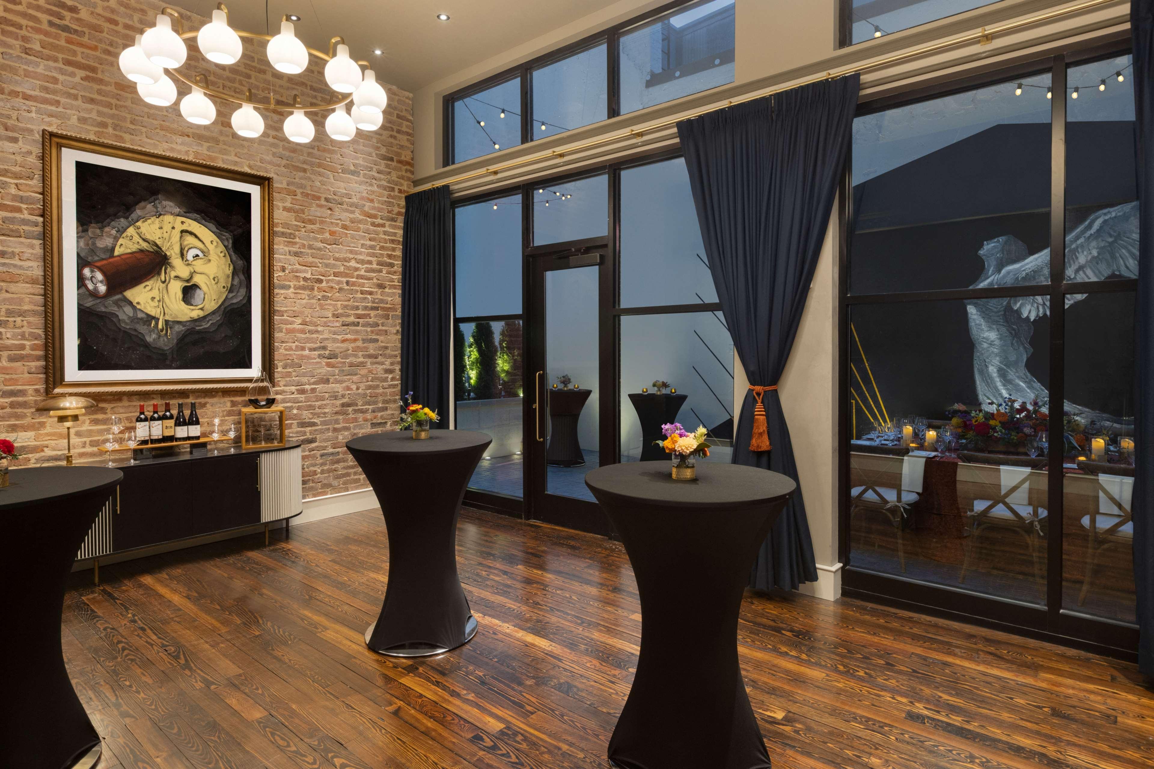 106 Jefferson Huntsville, Curio Collection By Hilton ภายนอก รูปภาพ
