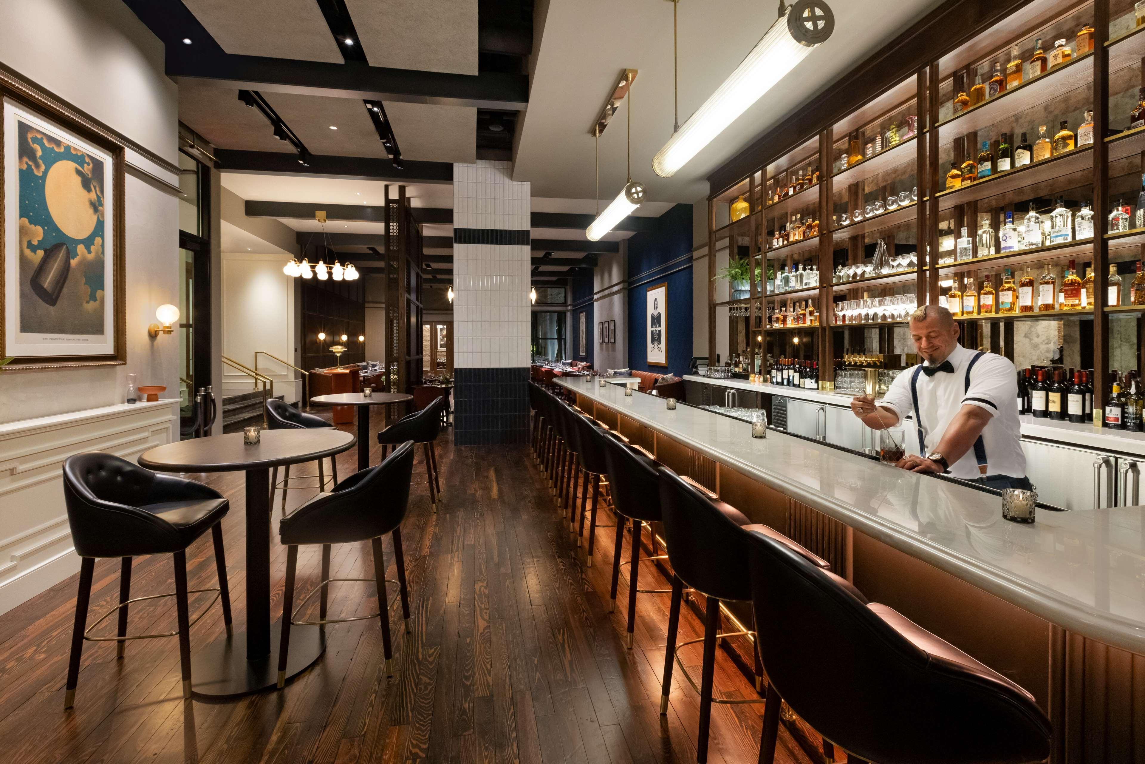 106 Jefferson Huntsville, Curio Collection By Hilton ภายนอก รูปภาพ