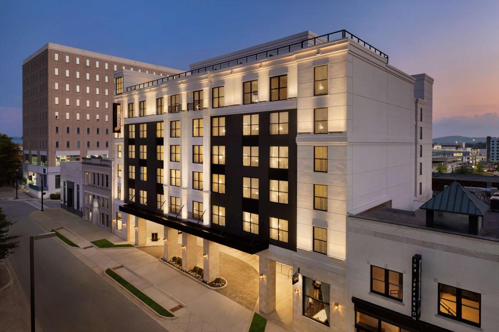106 Jefferson Huntsville, Curio Collection By Hilton ภายนอก รูปภาพ