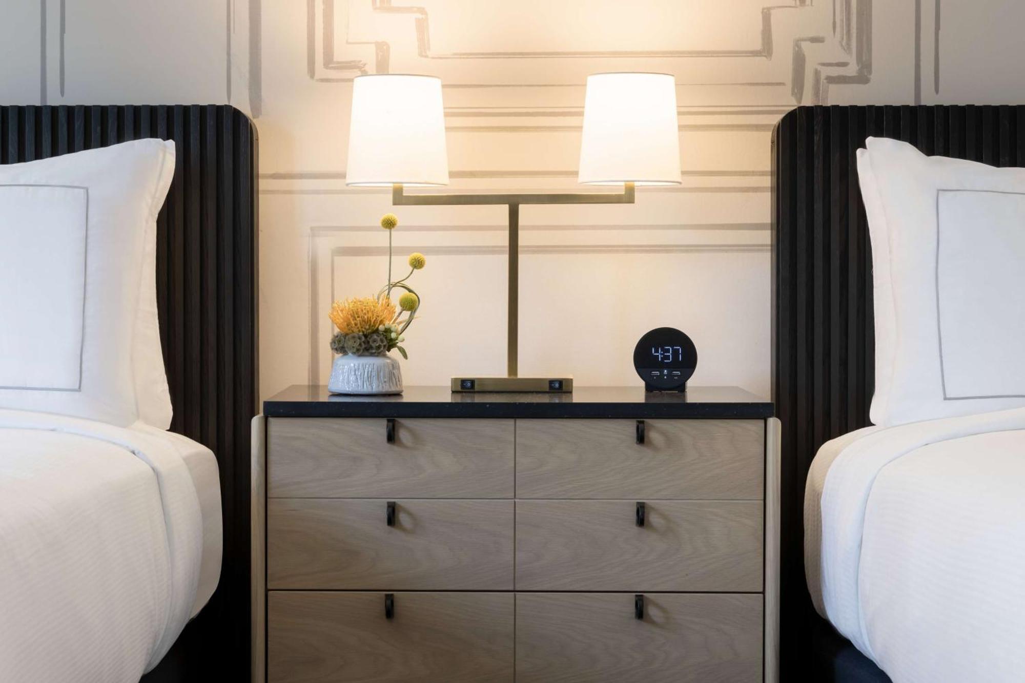 106 Jefferson Huntsville, Curio Collection By Hilton ภายนอก รูปภาพ