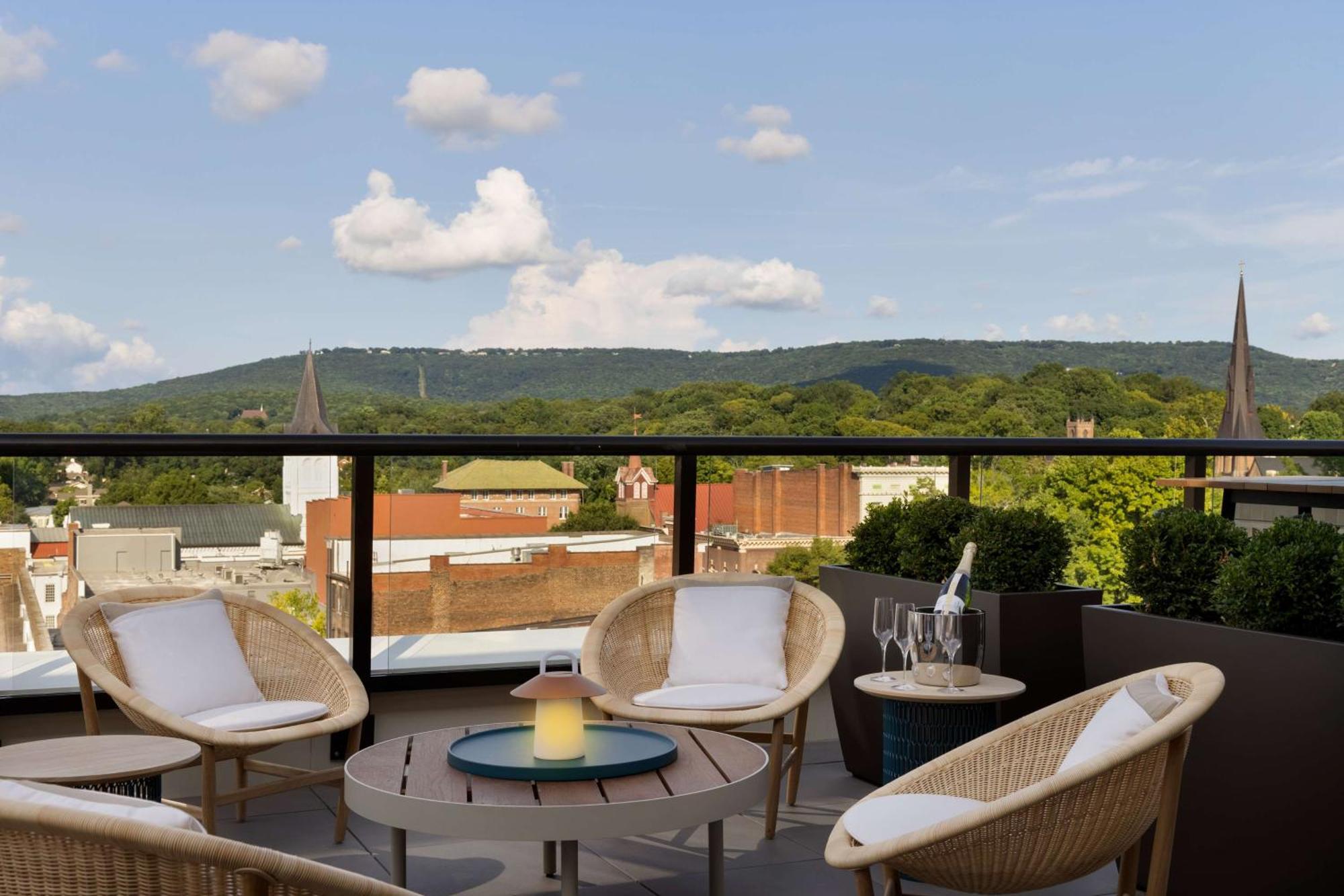 106 Jefferson Huntsville, Curio Collection By Hilton ภายนอก รูปภาพ
