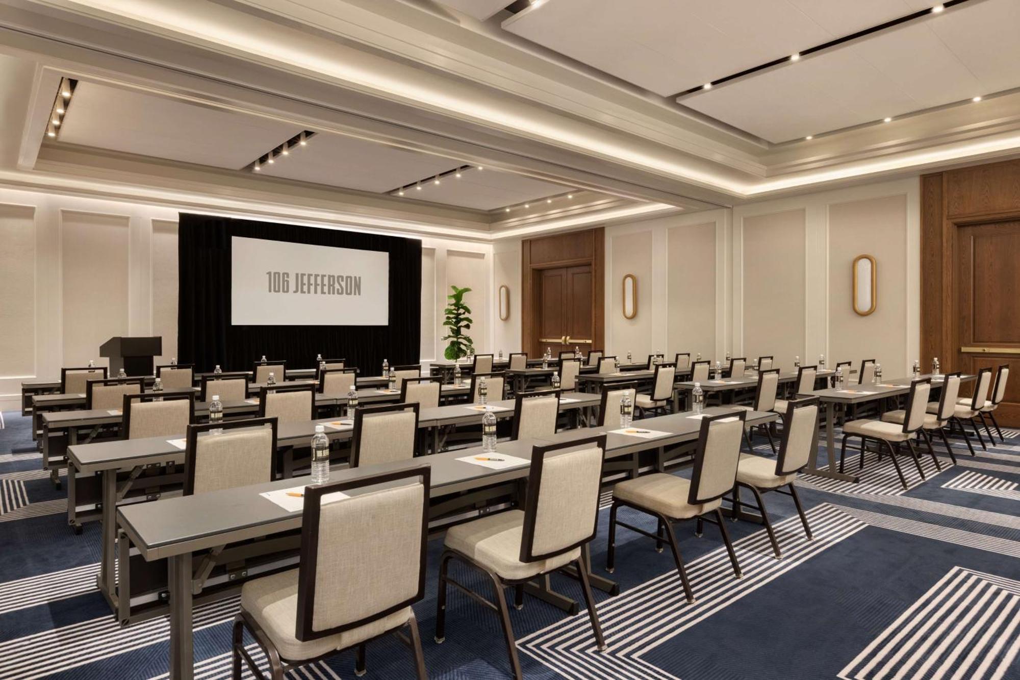 106 Jefferson Huntsville, Curio Collection By Hilton ภายนอก รูปภาพ