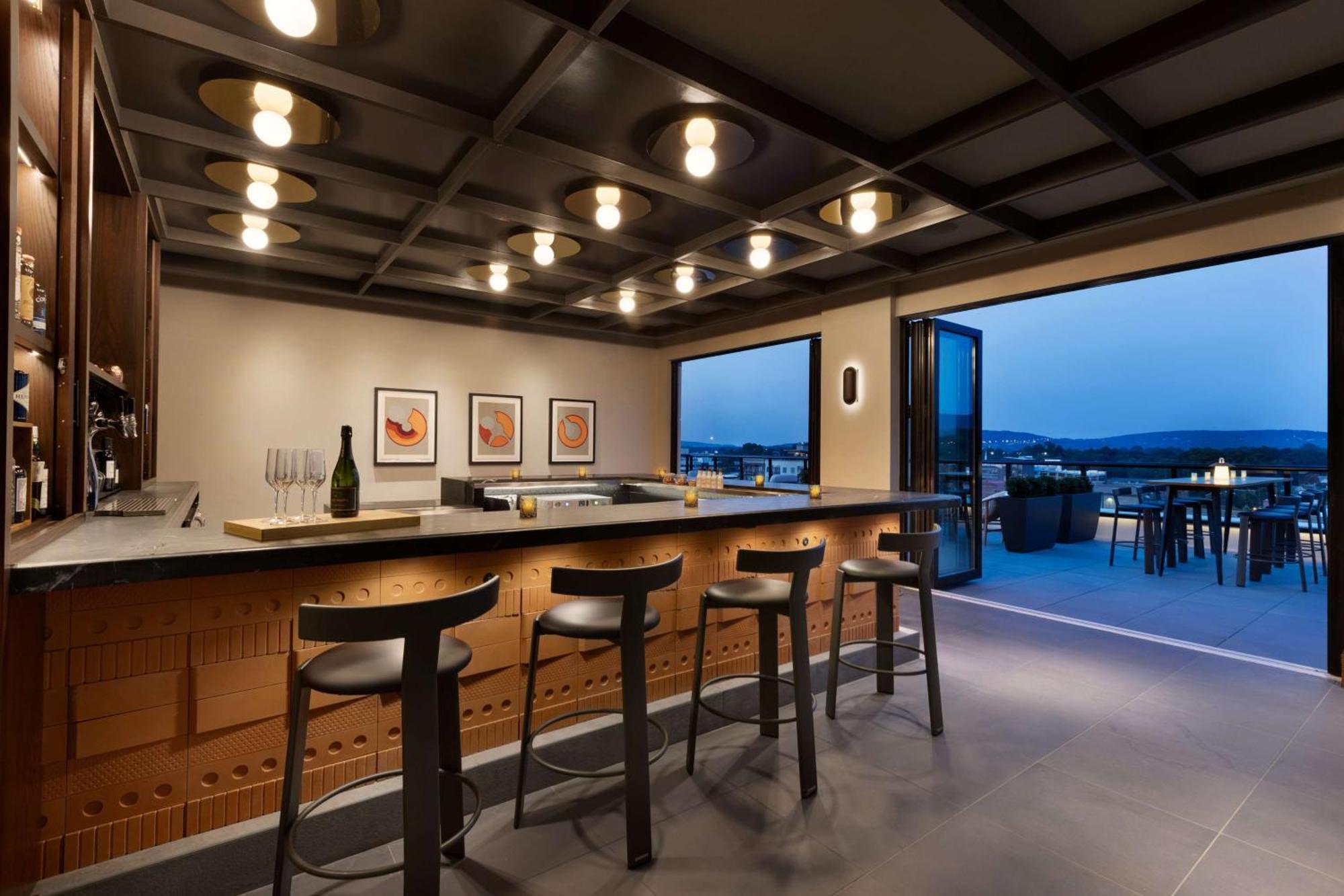 106 Jefferson Huntsville, Curio Collection By Hilton ภายนอก รูปภาพ
