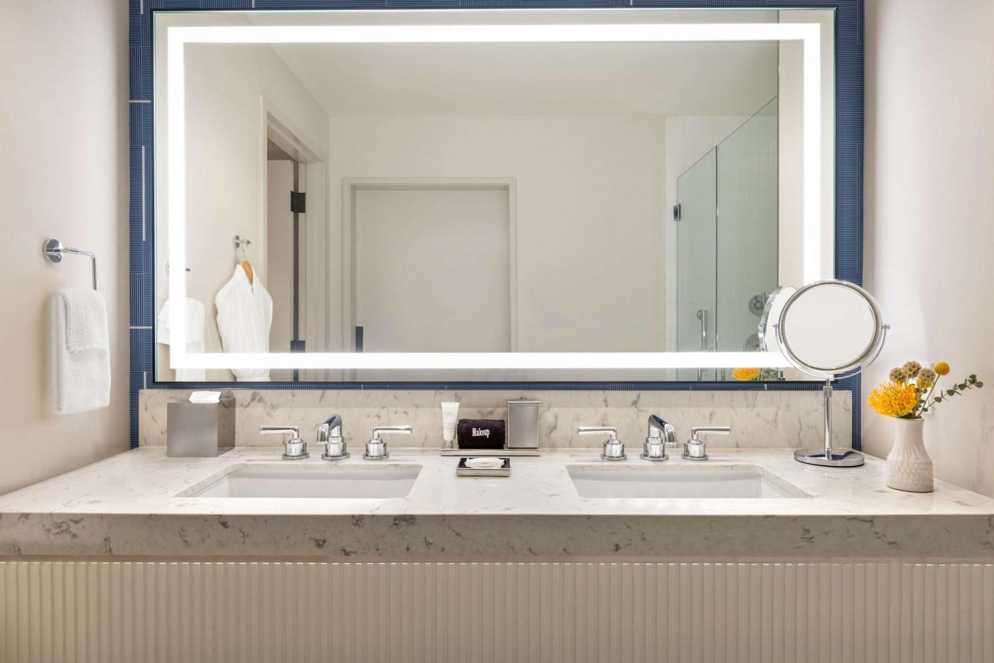 106 Jefferson Huntsville, Curio Collection By Hilton ภายนอก รูปภาพ